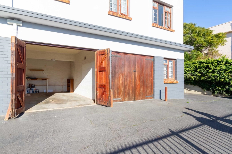 To Let 3 Bedroom Property for Rent in Sea Point Western Cape